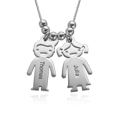 Léa Family Name Necklace 👪